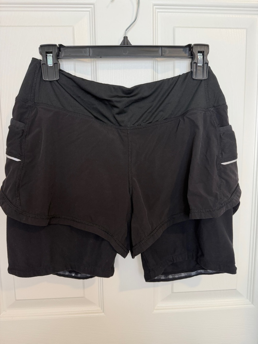 Athleta 2 n 1 athletic Black Layered Shorts with Side Pockets and rear pocket